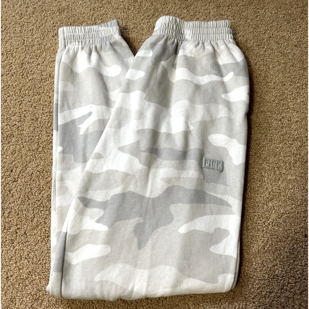 COPY - SUPER COMFY CAMO SWEATS!!! So cozy and warm!! WASNT SOLD!!